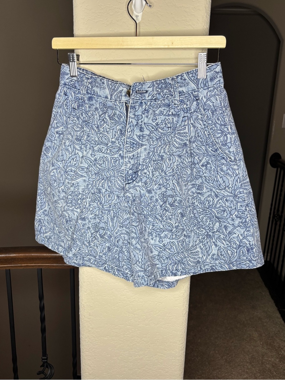 D.A.K Made in USA Floral Print Light Blue Denim Shorts for Women Size 12 Vintage